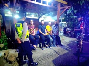 Kompaknya TNI – Polri di Ngawi, Patroli Dialogis Jaga Kamtibmas