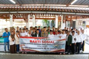 Sambut Hari Bhayangkara Kapolres Jombang Gelar Bakti Sosial di Makam Gus Dur