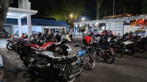 Satlantas Polres Bondowoso Ajak Ngopi Bareng Puluhan Anggota Klub Motor