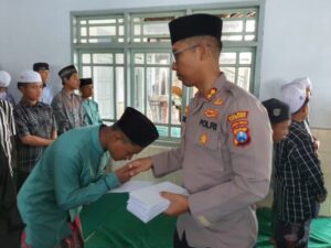 Kunjungi Yayasan Darul Aytam, Kapolres Situbondo Santuni Anak Yatim