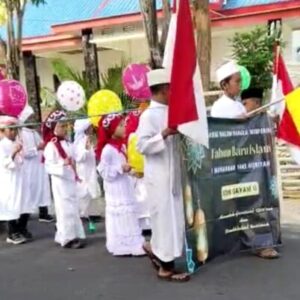 SDN 2 Gayam Gelar Pawai Dan Santuni Anak Yatim Sambut Tahun Baru Islam
