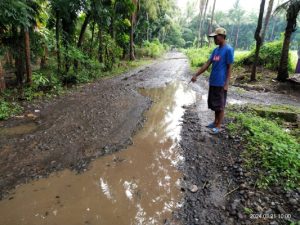 Warga Banyuputih Keluhkan Jalan Rusak Parah Puluhan Tahun Tak Kunjung Diperbaiki