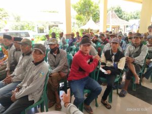Paguyuban Abang Bentor Terima Bantuan Sembako Beras di Sumberejo Banyuputih