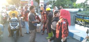 Berbagi Takjil: Wujud Kepedulian Sosial MPC Pemuda Pancasila Situbondo dalam Bulan Ramadhan
