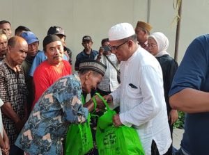 Haji Imam Mitra Sehat Bagikan 750 Paket Sembako Ramadan