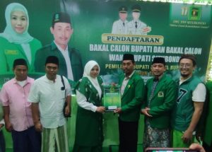 Ulfiyah, S.Pd.I., Mendaftar Sebagai Cawabup Situbondo: Representasi Keterlibatan Kaum Perempuan di Politik Nasional