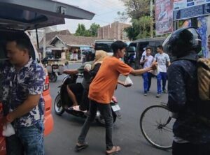 Tim Patennang Berbagi Makan Siang Gratis Jelang Pengambilan Nomor Urut