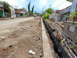 Pembangunan dan Perbaikan Infrastruktur Pelebaran Jalan Pelabuhan Jangkar Menuai Sorotan Warga Setempat