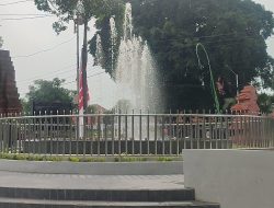 Proyek Taman Air Mancur Alun-Alun Situbondo Terindikasi Banyak Kejanggalan