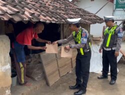 Jumat Berkah Satlantas Situbondo Hangatnya Nasi Kotak Hangatnya Kepedulian