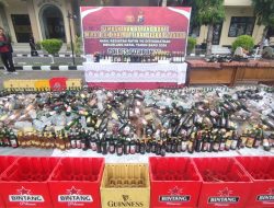 Jelang Natal 2025 dan Tahun Baru 2026, Polres Situbondo Musnahkan Miras, Knalpot Brong, dan Ban Tidak Standar