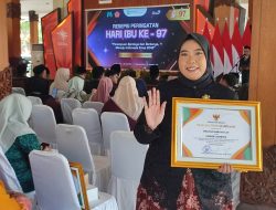 Aktivis Perempuan Bella Dwi Indah Sari Terima Penghargaan Gender Champion Terbaik dan Termuda di Situbondo