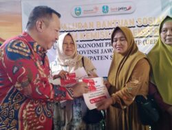 Percepat Pengentasan Kemiskinan Ekstrem, Pemprov Jatim dan Pemkab Situbondo Salurkan Bantuan Modal Usaha
