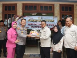 Wujud Penghormatan, Polres Situbondo Sambangi Kediaman Purnawirawan Polri di Situbondo