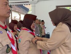Kukuhkan Pengurus Saka Kencana, Ketua Kwarcab Situbondo Dorong Pramuka Jadi Pelopor Kesejahteraan Keluarga