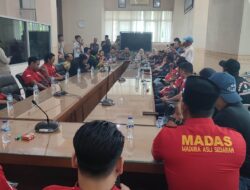 Audiensi Nyaris Berakhir Ricuh, Fraksi PDIP Situbondo Tak Mampu Tunjukkan Bukti Klaim Warga Jual Ternak untuk Berobat