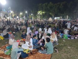 Puluhan Ribu Jamaah Sudah Membludak Sejak Malam Hari Padati Alun-alun Situbondo Sehari Jelang Haul Masyayikh Nusantara