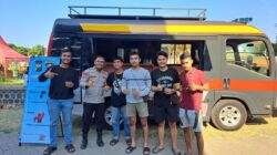 Satbinmas Polres Situbondo Bagikan 200 Cangkir Kopi Gratis, Sejukkan Suasana Piala Soeratin U-17