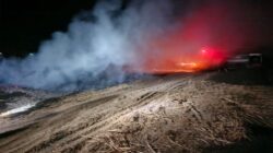 Limbah Blotong PG Asembagus Terbakar, Warga Wringinanom Keluhkan Asap