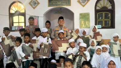 Satbinmas Polres Situbondo Hadirkan Kepedulian, Salurkan Bantuan untuk Puluhan Anak Yatim di Panji