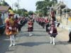 Meriah! Pawai Petik Laut Desa Sumberanyar Diiringi Drum Band SDN 1 Sumberanyar
